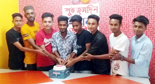 জন্মদিনে ভালোবাসায় সিক্ত কন্ঠশিল্পী ইভান