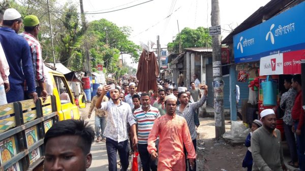 শাহপরানে শিশু ধর্ষণকারী সুরত আলীকে গ্রেফতারের দাবিতে এলাকাবাসীর বিক্ষোভ