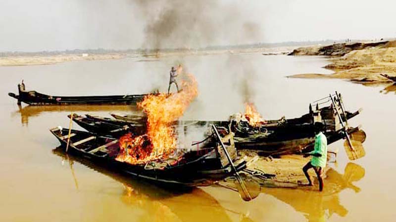 তাহিরপুরে জাদুকাঁটায় পুড়িয়ে দেয়া হল ৮ লাখ টাকার সেইভ মেশিন