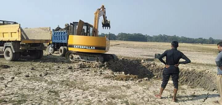 গোয়াইনঘাটে ফসলি জমি থেকে বিক্রির মহোৎসব, চলছে বেপরোয়া চাঁদাবাজি