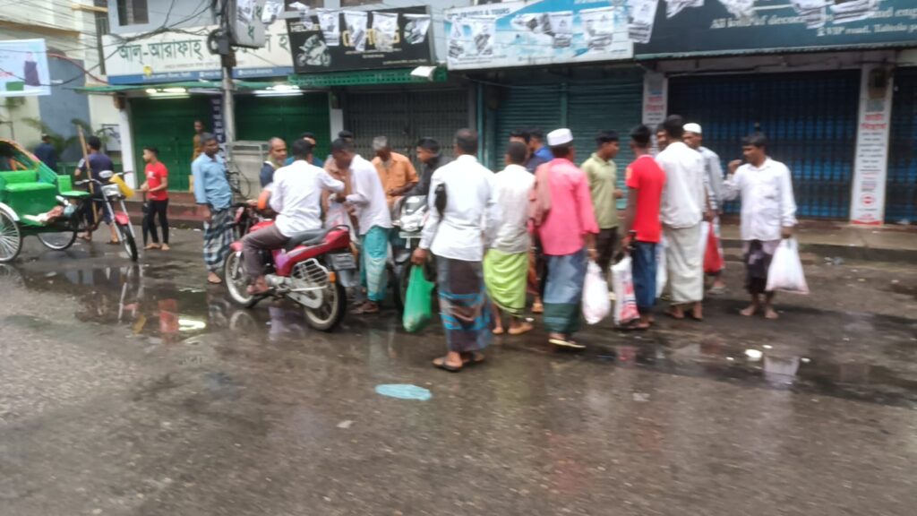 সিলেট নগরীর পয়েন্টে পয়েন্টে কোরবানির মাংস বিক্রির হাট!