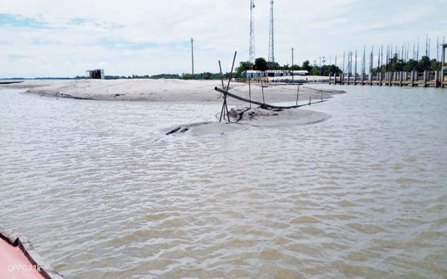 সুনামগঞ্জে বালু বাণিজ্যে জমি দখল