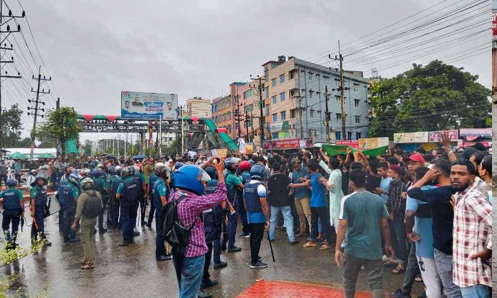 সিলেটে পুলিশ-শিক্ষার্থীদের ধাওয়া পাল্টা ধাওয়া